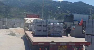 贵州 芝麻白仿形路沿石，直形路沿石