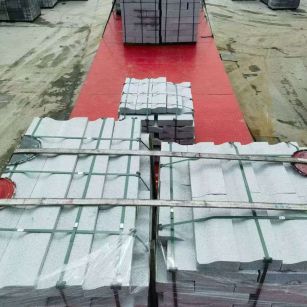 贵州 芝麻白仿形加直形路沿石出货日常