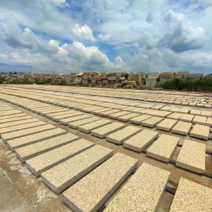 贵州 黄金麻花岗岩荔枝面地铺石防护中