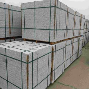 贵州 白麻花岗岩石材荔枝面地铺石（300*600*50）