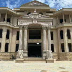 贵州 黄金麻别墅外墙干挂，大柱，大象，蘑菇石，雕花板