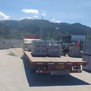 贵州 芝麻白仿形路沿石，直形路沿石