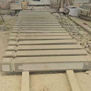 贵州 芝麻白异形加工雕刻-栏杆大柱，方柱