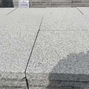 贵州 白麻花岗岩石材推荐 荔枝面地铺石