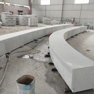 贵州芝麻白花岗岩石板材 园林光面弧形坐凳