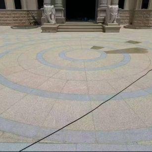 贵州 黄金麻芝麻灰花岗岩石材地铺拼接效果