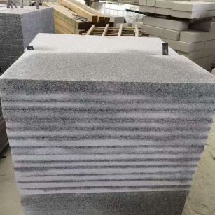 贵州 芝麻白5公分火烧地铺成品，900*400，规格可定制