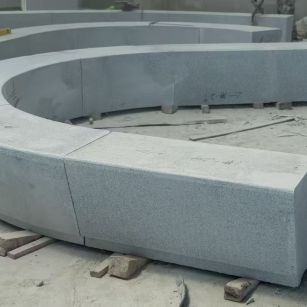 贵州 芝麻白花岗岩光面弧形坐凳