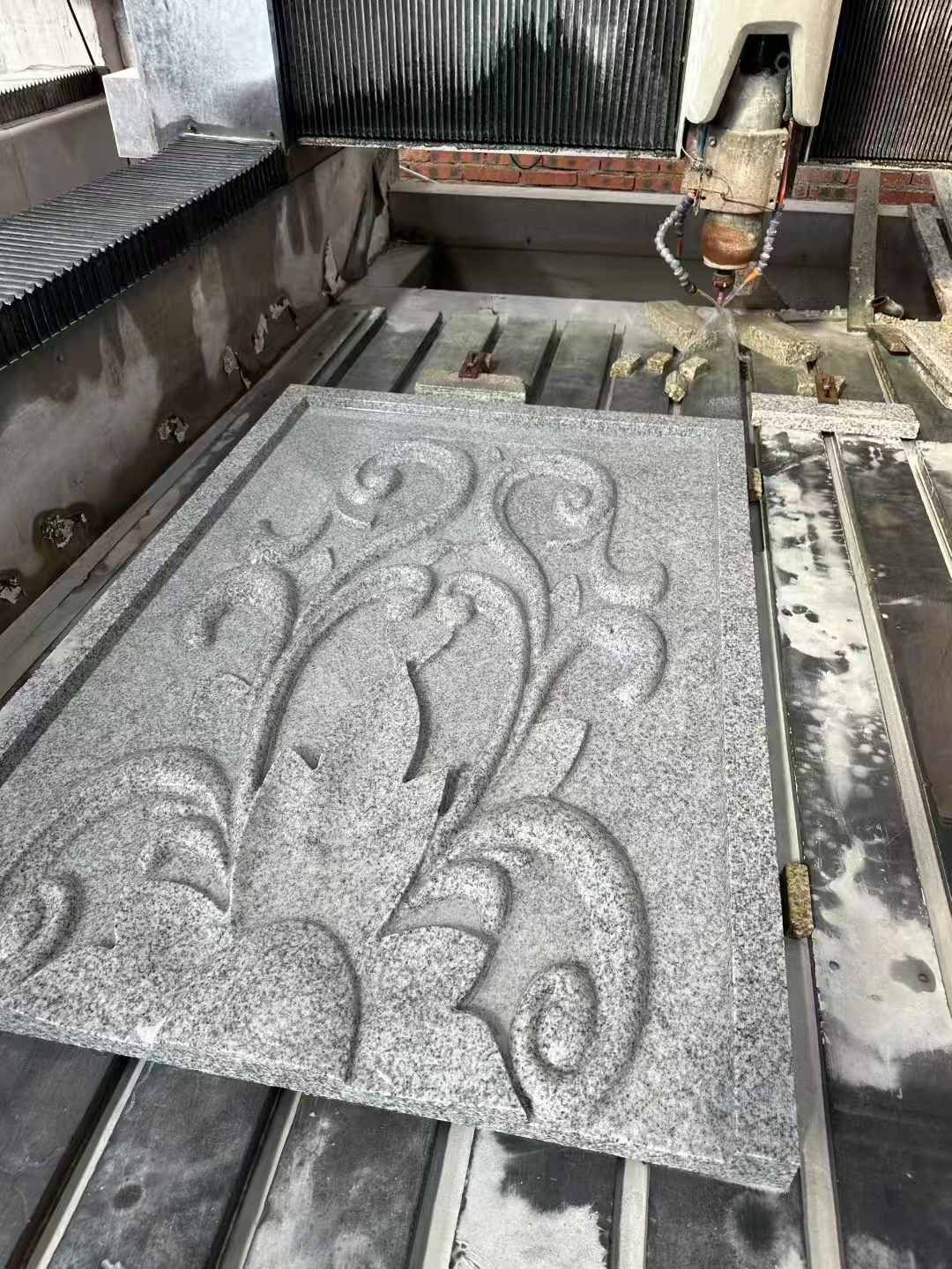 贵州 白麻别墅干挂雕花板