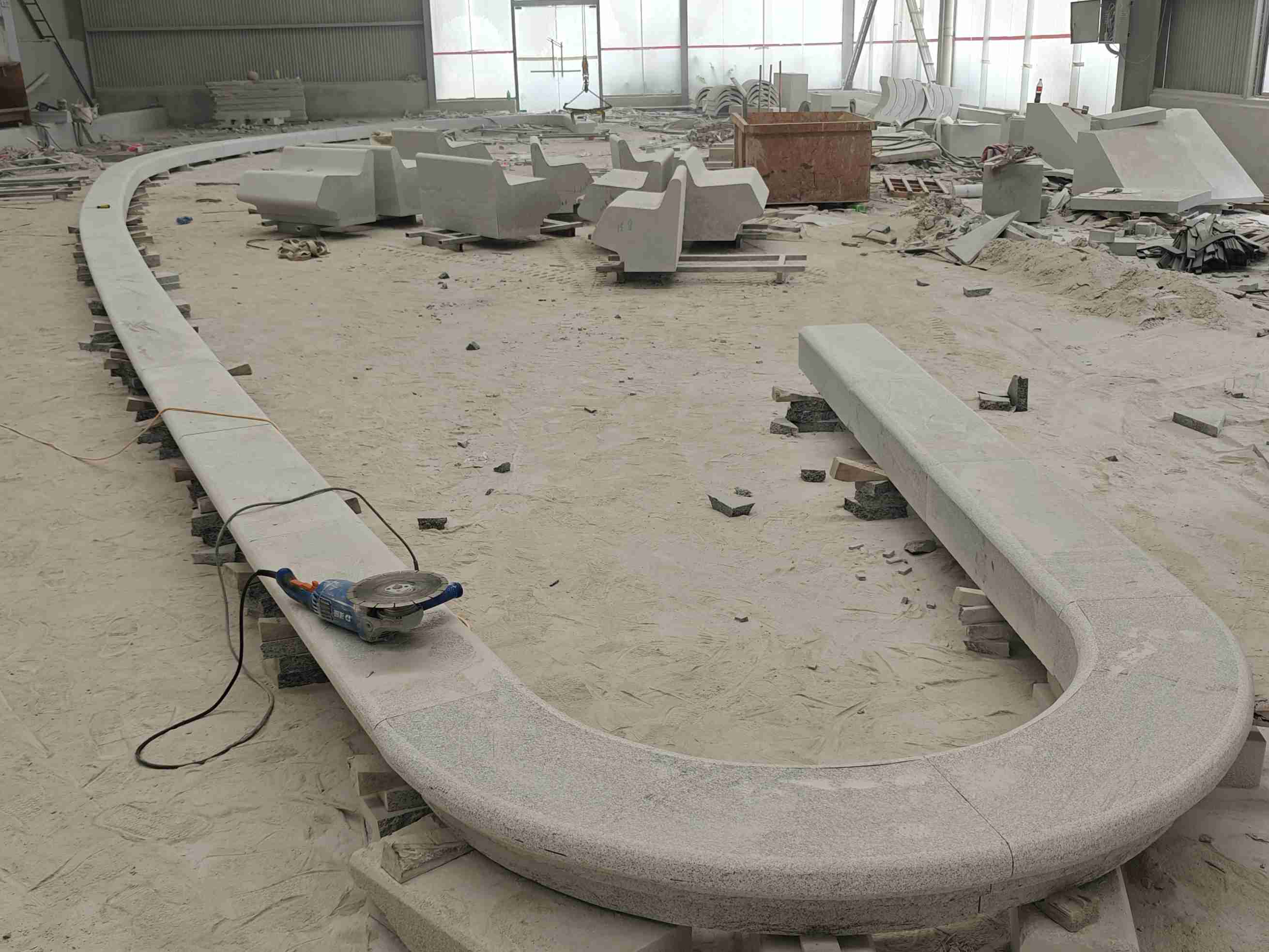 贵州 芝麻白花岗岩弧形花坛石，坐凳石