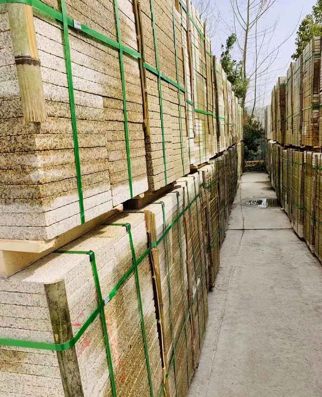 贵州 黄金麻花岗岩荔枝面地铺石