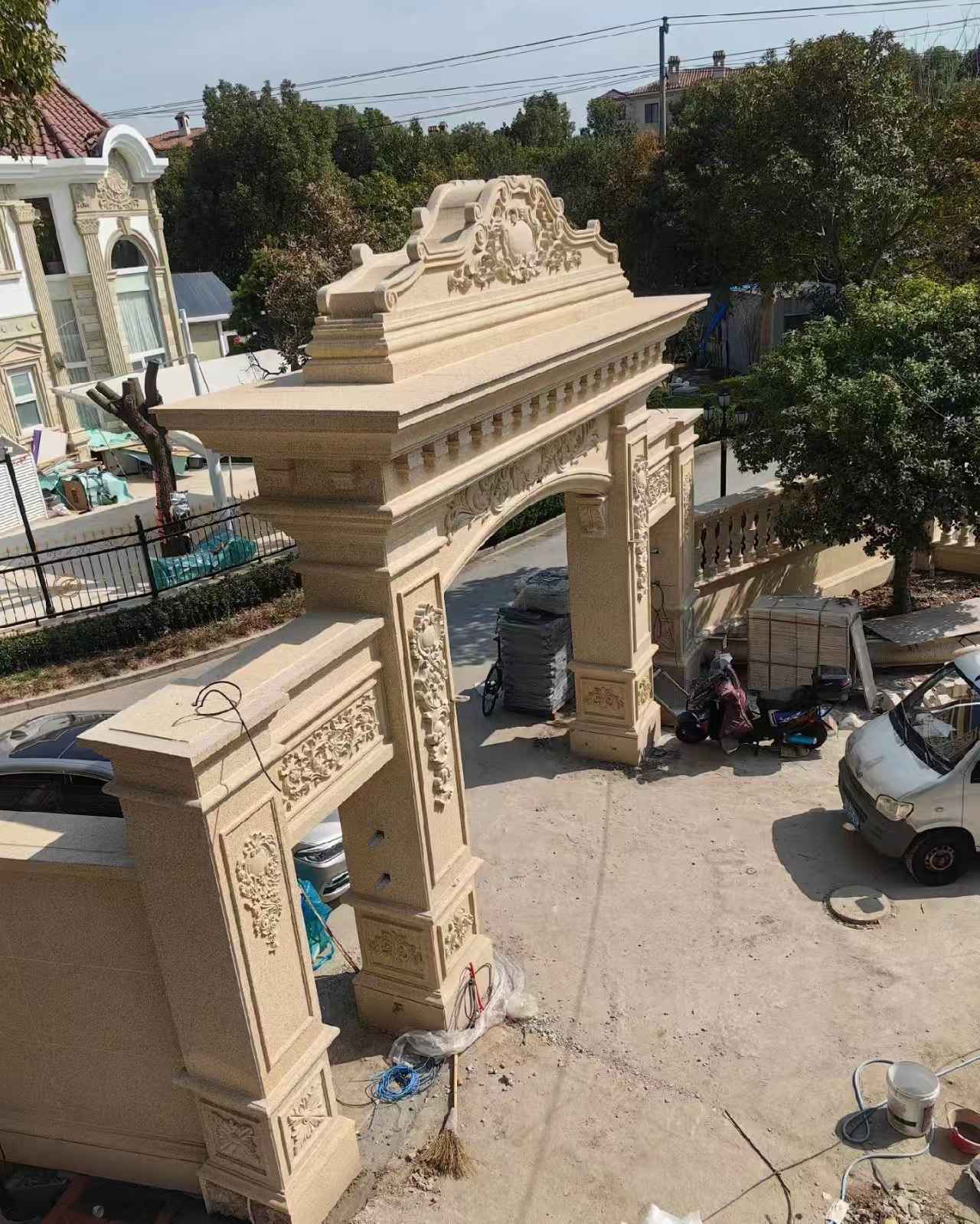 贵州 黄金麻荔枝面花岗岩别墅门楼