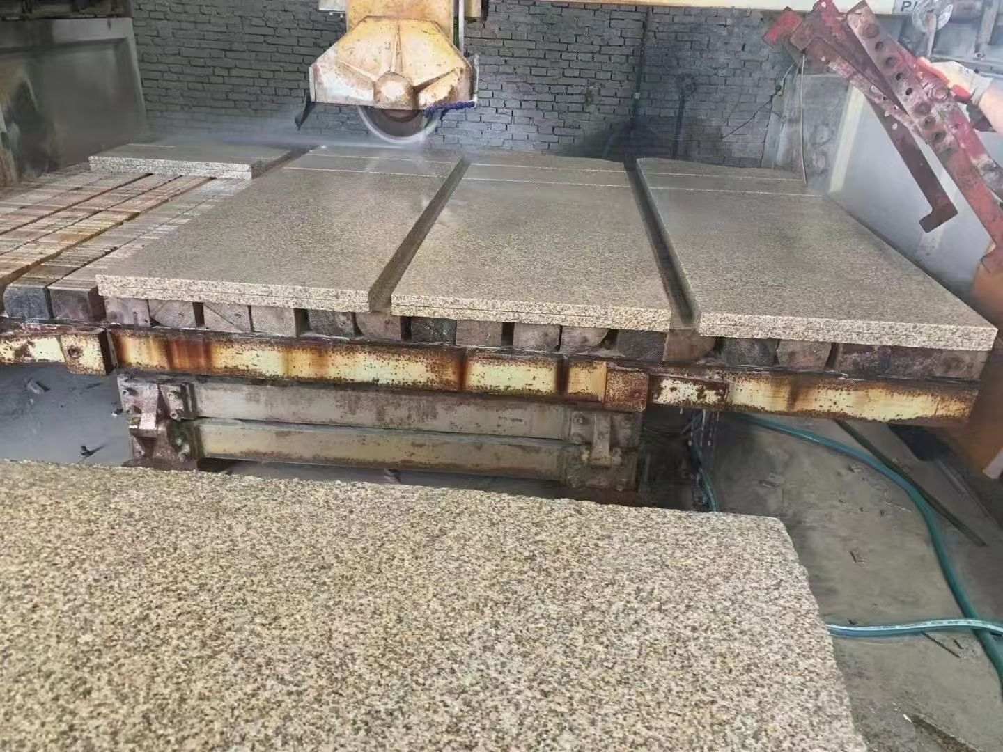 贵州 黄金麻荔枝面成品板加工