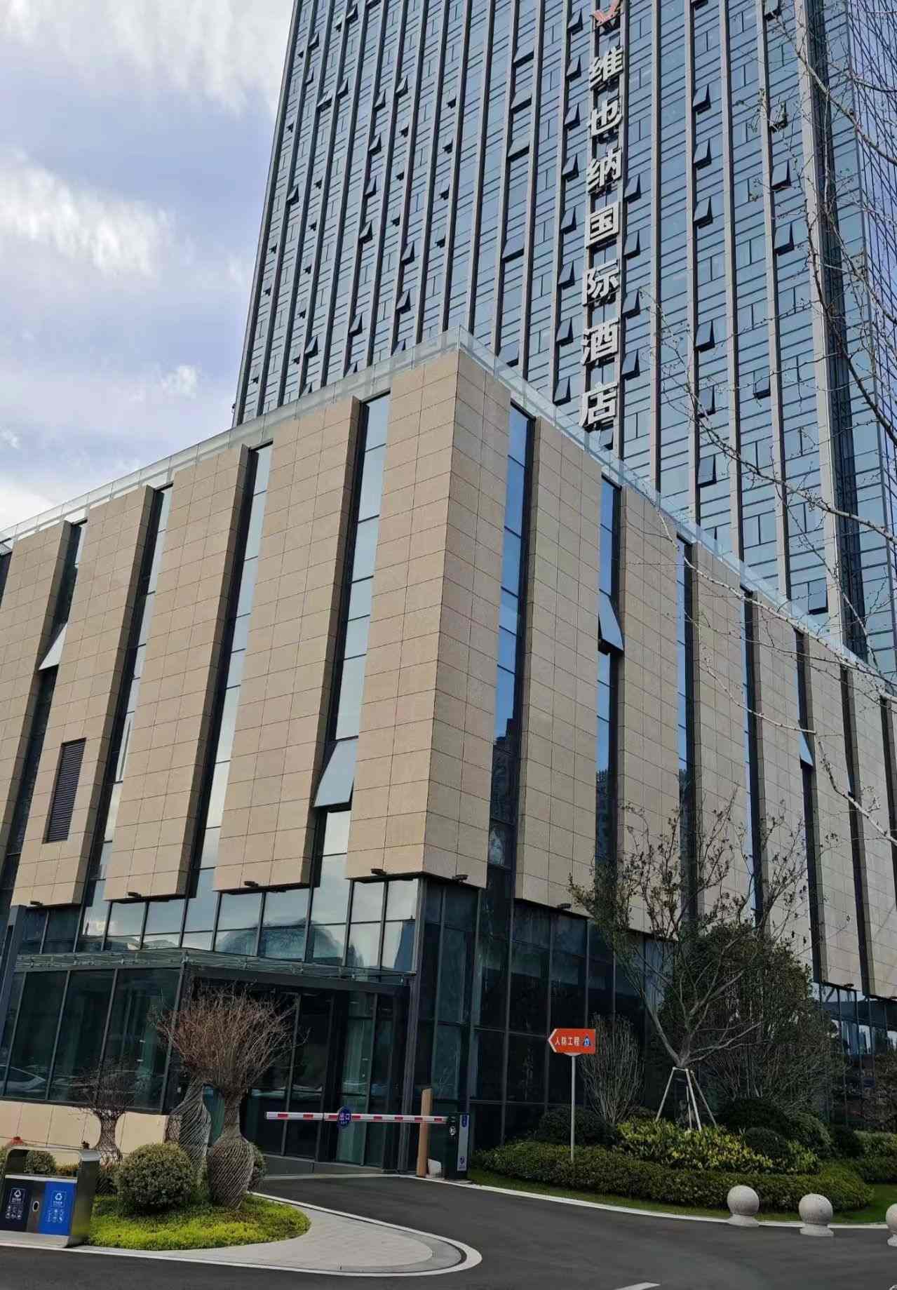 贵州 黄金麻花岗岩外墙干挂