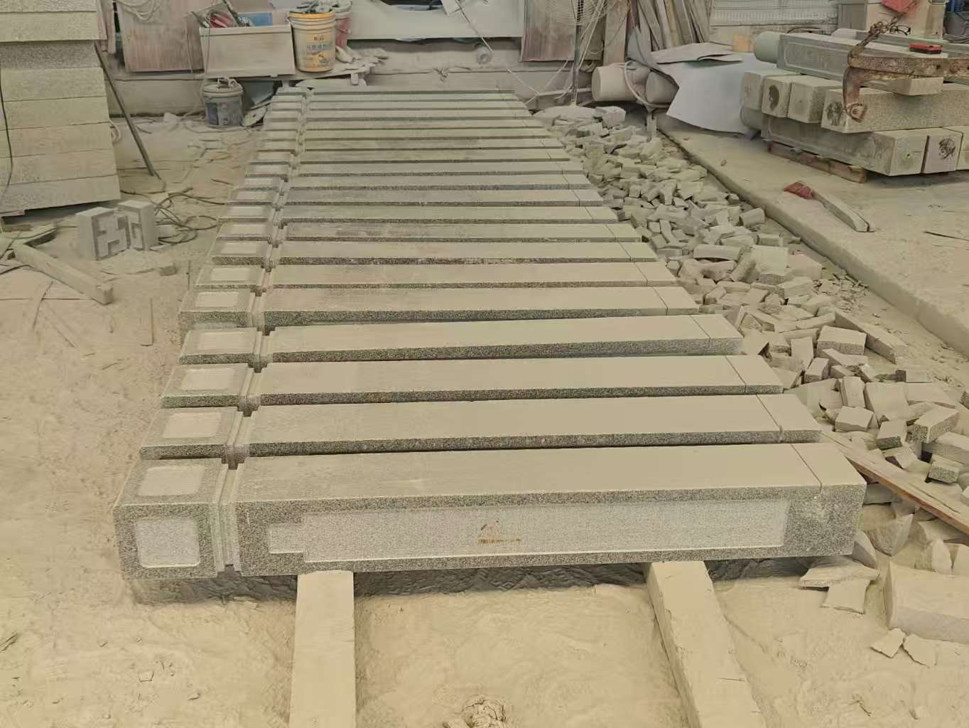 贵州 芝麻白异形加工雕刻-栏杆大柱，方柱