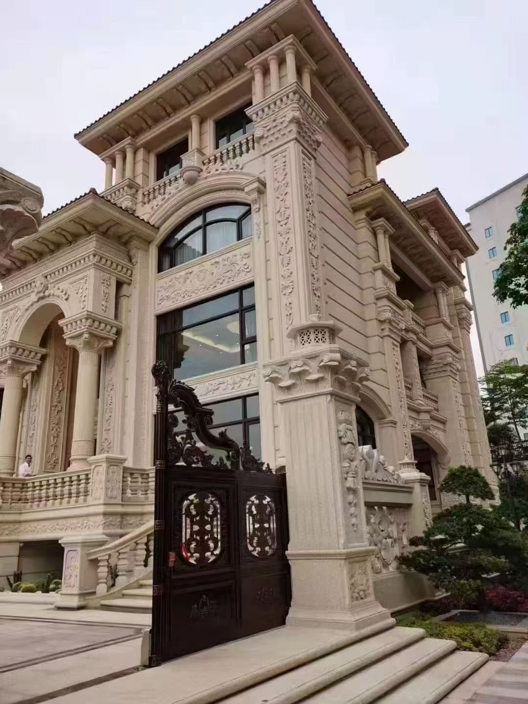 贵州 黄金麻花岗岩别墅外墙干挂效果展示