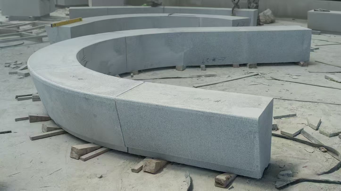 贵州 芝麻白花岗岩光面弧形坐凳