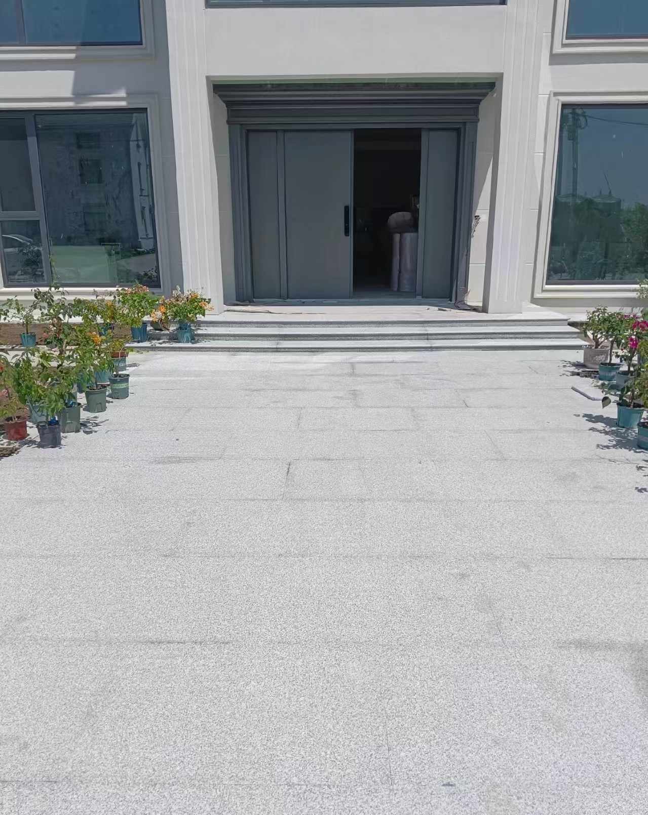 贵州 芝麻白花岗岩地铺石地面铺装