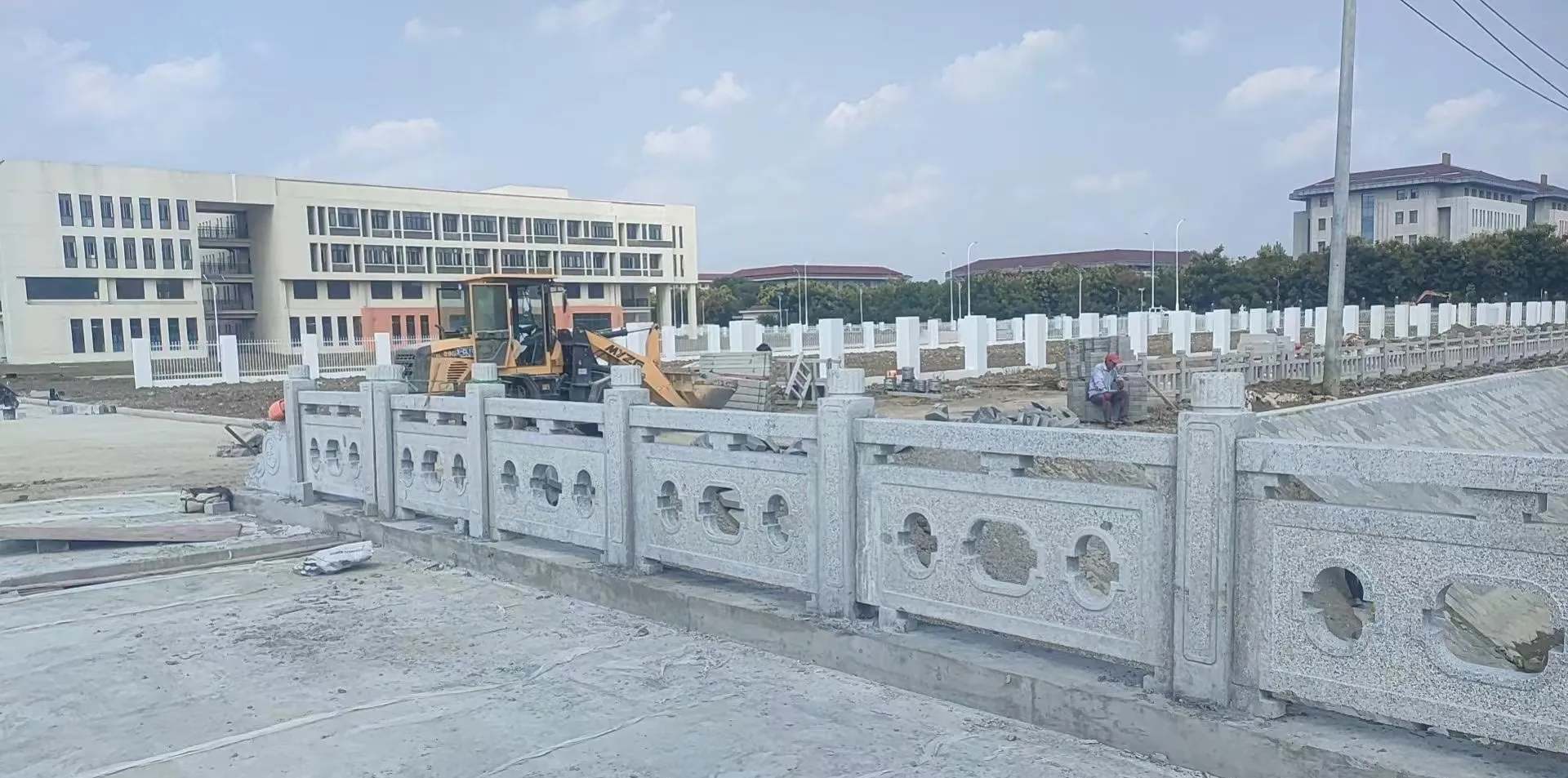 贵州 白麻花岗岩荔枝面河道栏杆