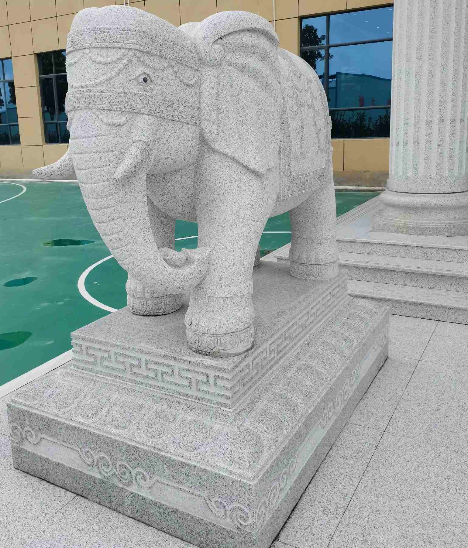 贵州 白麻花岗岩动物异形石雕-大象