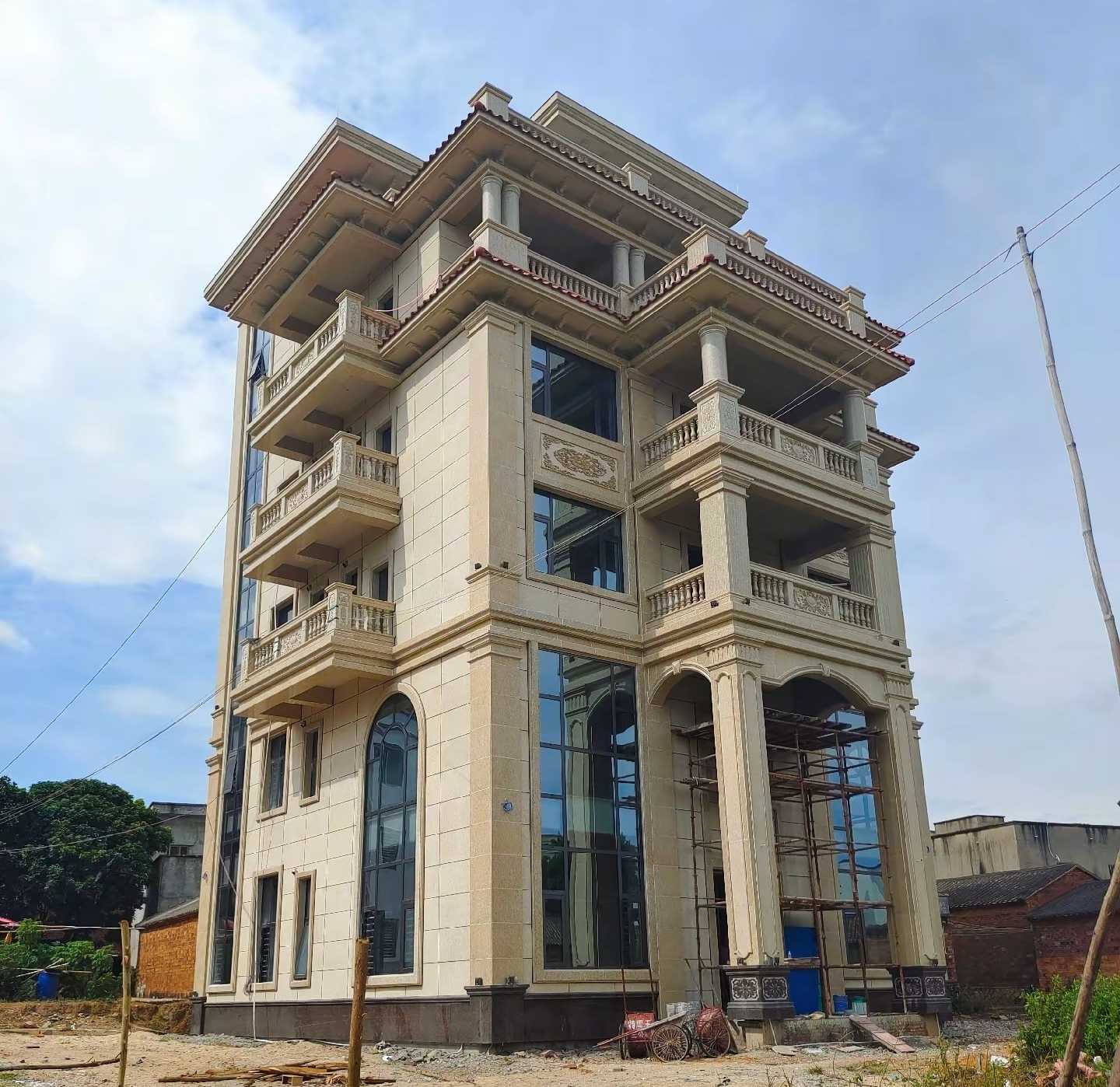 贵州 黄金麻花岗岩石材别墅外墙干挂搭配（雕花栏杆花瓶柱门楼罗马柱）