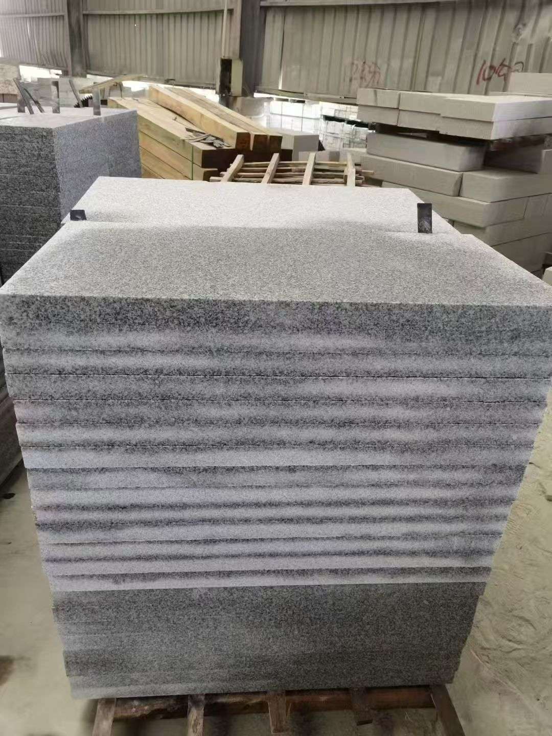 贵州 芝麻白5公分火烧地铺成品，900*400，规格可定制