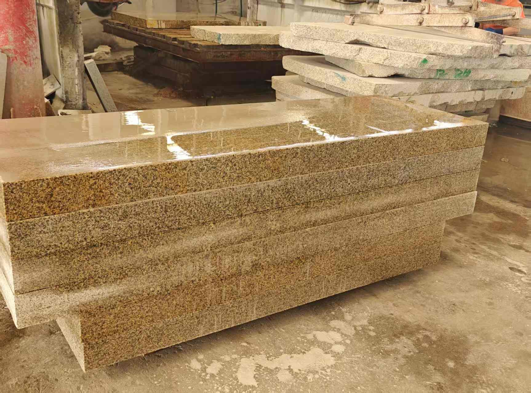 贵州 黄金麻栏杆料半成品加工中